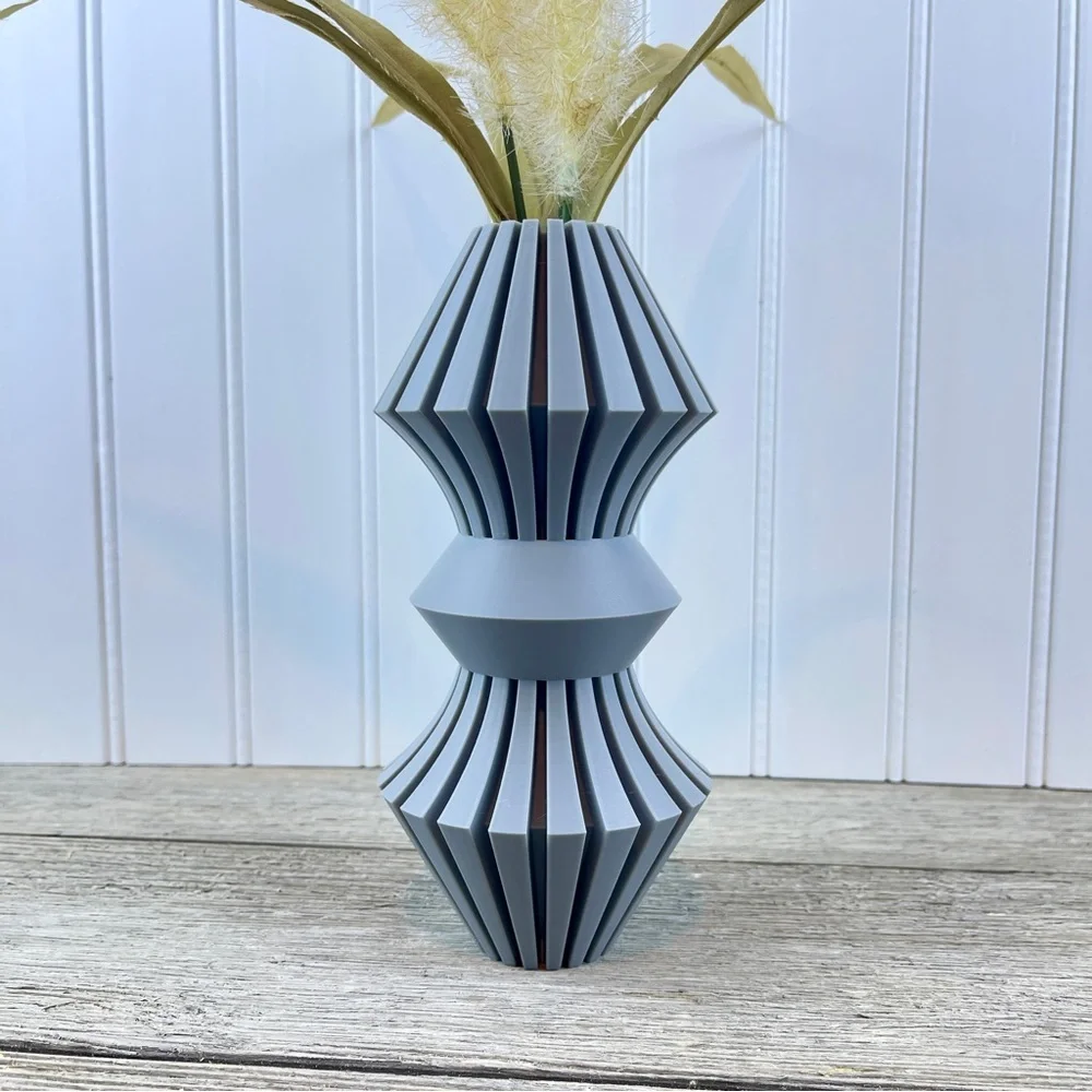 The Korin Vase, Flower Vase, Dried Flowers, Modern Design, 7”